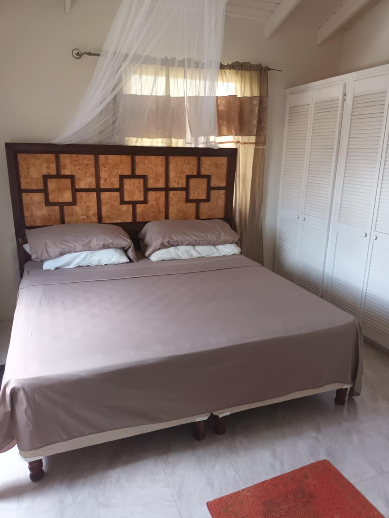 Super Breezy Cozynook ! Otel Bridgetown Dış mekan fotoğraf